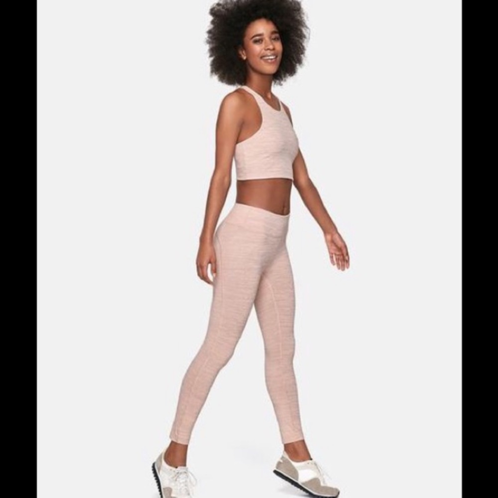 Outdoor Voices tech sweat 3/4 leggings beach pink